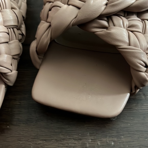 SLIDES - Picture 5 of 7